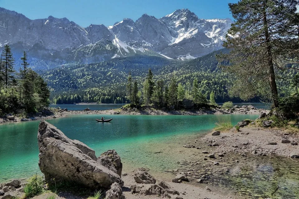 From Munich: Day Trip to Lake Eibsee by Minivan